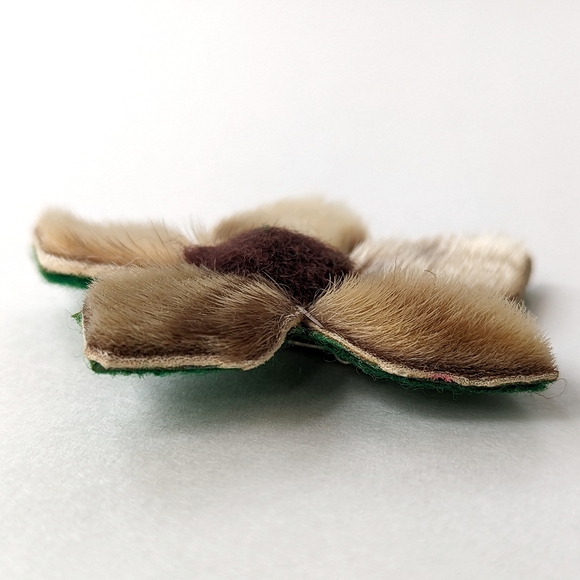 Vintage Handmade Inuit Real Fur Flower Brooch- Made in Canada Indigenous Art - Picture 7 of 13